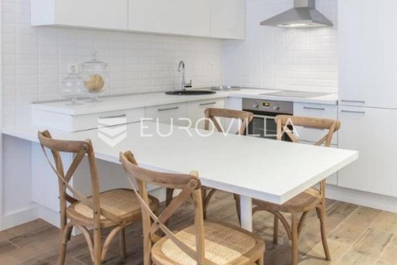 Opatija, Centar, 5 luksuzno uređenih apartmana s uhodanim poslovanjem, investicijska prilika - 6