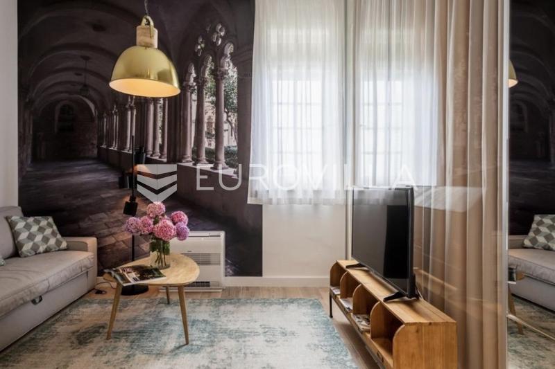 Opatija, Centar, 5 luksuzno uređenih apartmana s uhodanim poslovanjem, investicijska prilika - 16