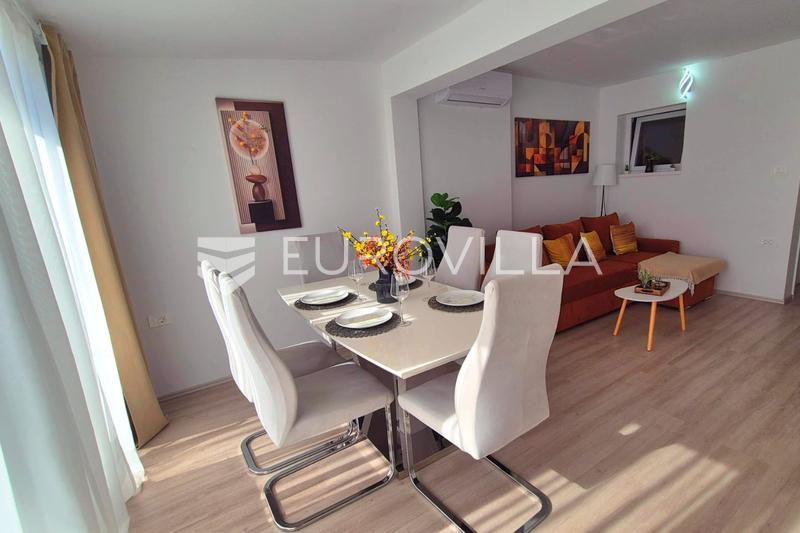 Istria, oblasť Novigrad, očarujúci zrekonštruovaný apartmán blízko mora - 1