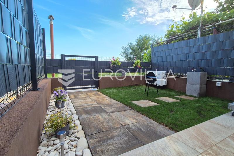Istria, oblasť Novigrad, očarujúci zrekonštruovaný apartmán blízko mora - 15