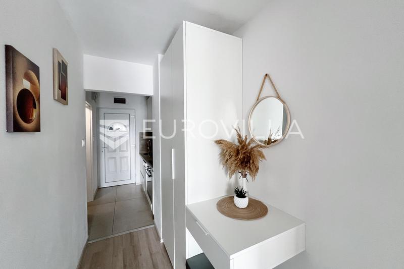 Istria, oblasť Novigrad, očarujúci zrekonštruovaný apartmán blízko mora - 2