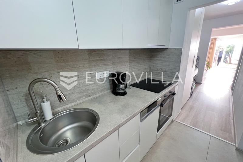 Istria, oblasť Novigrad, očarujúci zrekonštruovaný apartmán blízko mora - 8