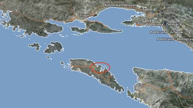 Solta, Grohote, building plot of 2.569m2 , 200 m from the se