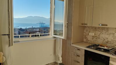 Rijeka, Belveder, K PRONÁJMU, dvoupokojový byt 53 m² s krásným výhledem na mo&rcaron;e