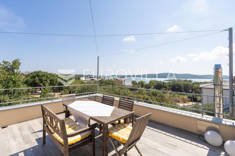 Medulin - Maison familiale avec piscine, deux terrasses sur le toit et vue panoramique sur la mer - 3