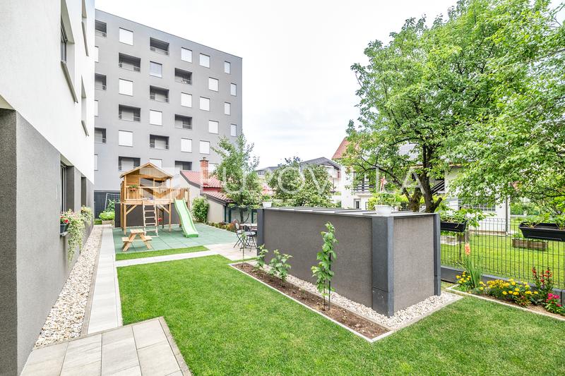 Zagreb, Vrapče, Bolnička, luksuzan četverosoban stan s vrtom 140 m², garaža - 12