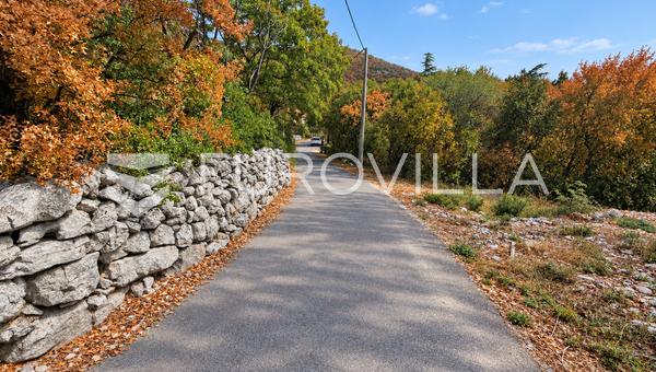 Novi Vinodolski, Ledenice, rakennustontti 646 m², rauha, yksityisyys ja kehityspotentiaali