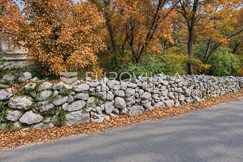 Novi Vinodolski, Ledenice, stavební pozemek 646 m², klid, soukromí a rozvojový potenciál - 6