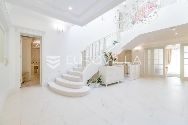 Zagreb, Blato, luksuzna villa 1200 m² s bazenom na imanju od 6.750 m² 36