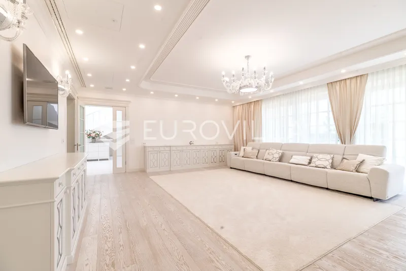 Zagreb, Blato, luksuzna villa 1200 m² s bazenom na imanju od 6.750 m² 32