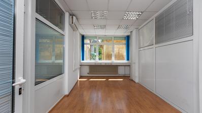 Rijeka, Centar, poslovni prostora 516 m², 1. kat, lift