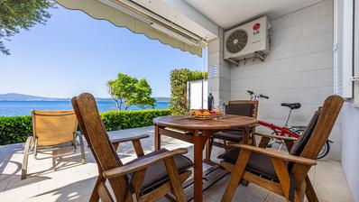 Selce, ZIMSKI NAJAM, apartman od 50 m² s terasom i pogledom na more