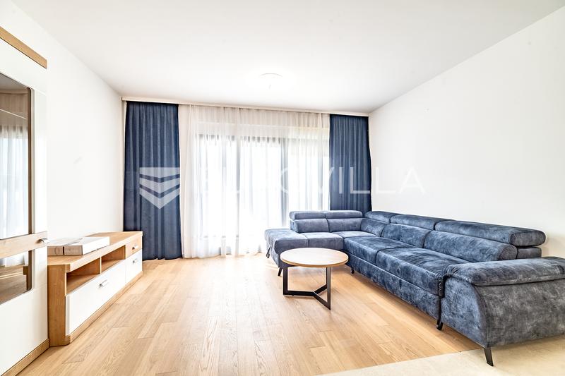 Zagreb, Sisačka, three-room apartment with a terrace, 70 m²