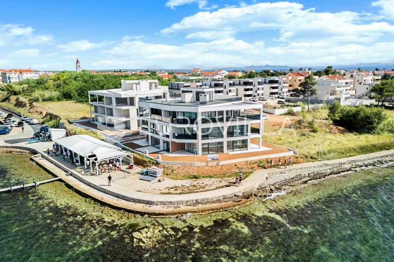 Zadar, Privlaka, luksuzni stan 1. red do mora, 68,80 m²