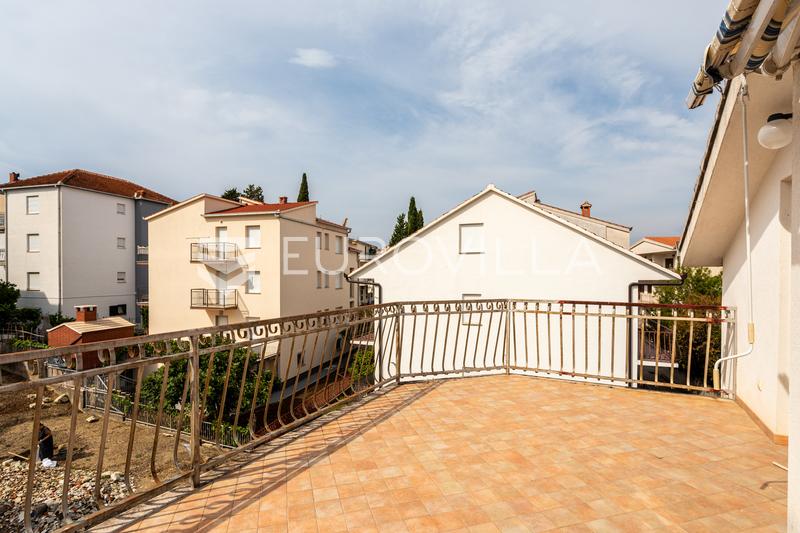 Stobrec, 3 daireli, iyi inşa edilmiş bir ev, toplam alanı 561 m² - 24