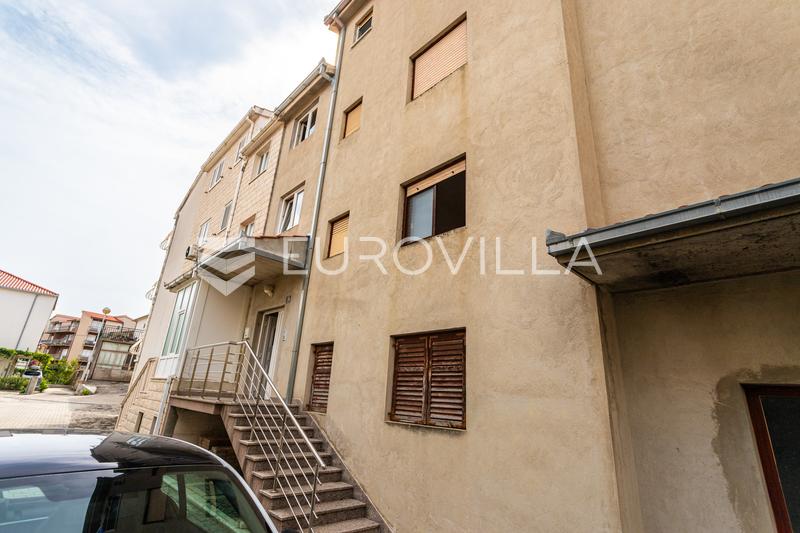 Stobrec, 3 daireli, iyi inşa edilmiş bir ev, toplam alanı 561 m² - 5