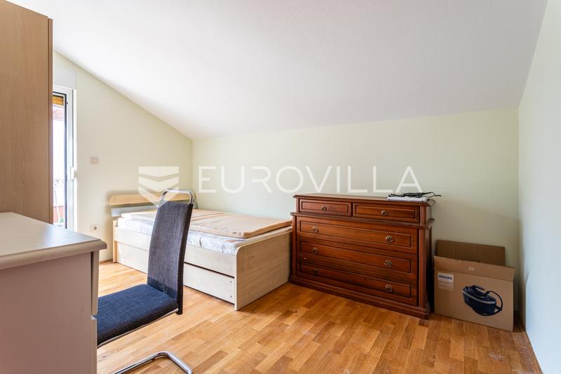 Stobrec, 3 daireli, iyi inşa edilmiş bir ev, toplam alanı 561 m² - 15