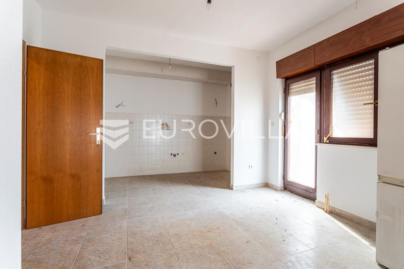 Stobrec, 3 daireli, iyi inşa edilmiş bir ev, toplam alanı 561 m² - 20