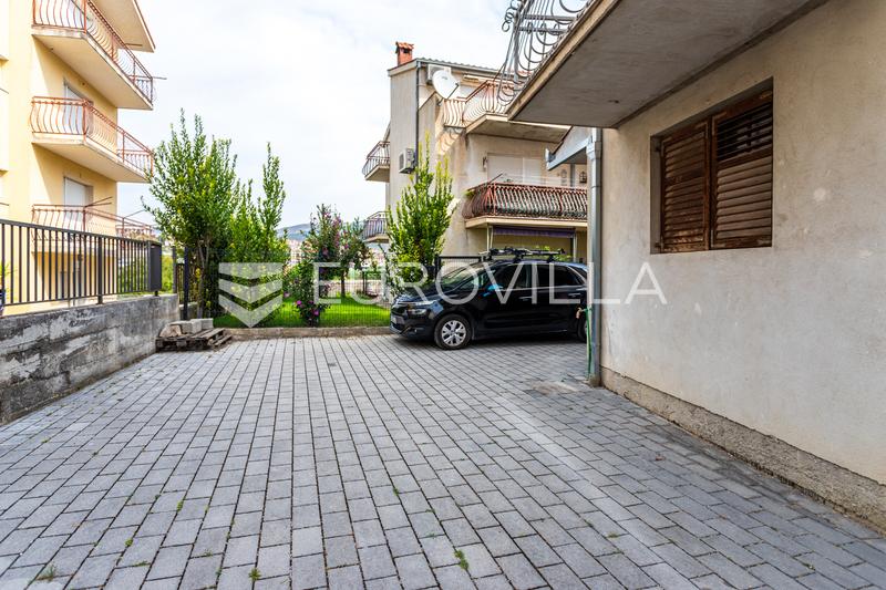 Stobrec, 3 daireli, iyi inşa edilmiş bir ev, toplam alanı 561 m² - 4