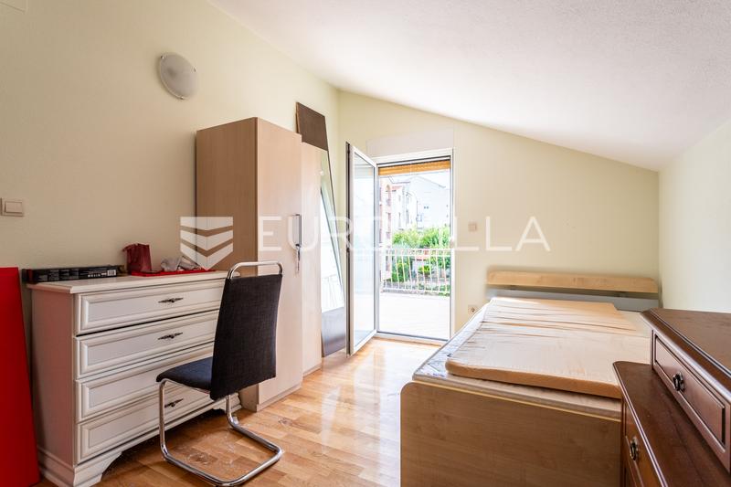Stobrec, 3 daireli, iyi inşa edilmiş bir ev, toplam alanı 561 m² - 16