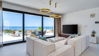 Podstrana, villa moderna com piscina e vista aberta para o mar