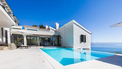 Opatija, Veprinac, Unieke villa met infinity pool en adembenemend uitzicht op Kvarner