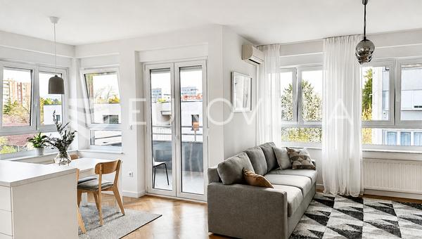 Zagreb, Maksimir, modern, yeni tadilatlı iki odalı daire, loggia'lı, mükemmel konum