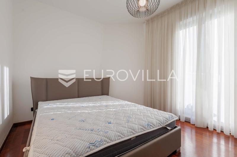 Centre de Pula, Appartement moderne, une combinaison de confort et d'emplacement de choix - 36