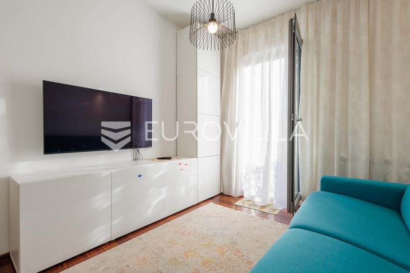 Centre de Pula, Appartement moderne, une combinaison de confort et d'emplacement de choix - 16