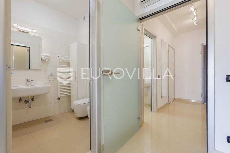 Centre de Pula, Appartement moderne, une combinaison de confort et d'emplacement de choix - 11