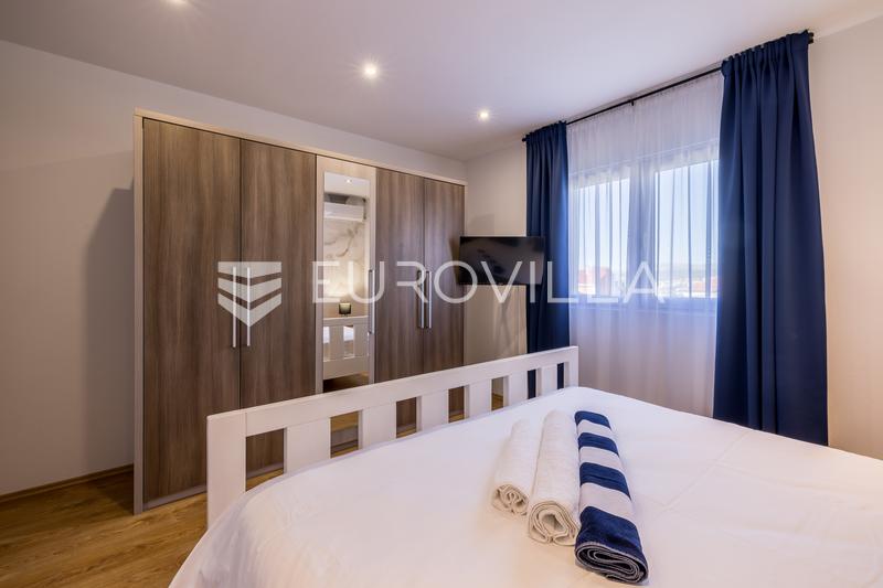 Kaštel Stari, attractive house with a swimming pool in a quiet location - 3