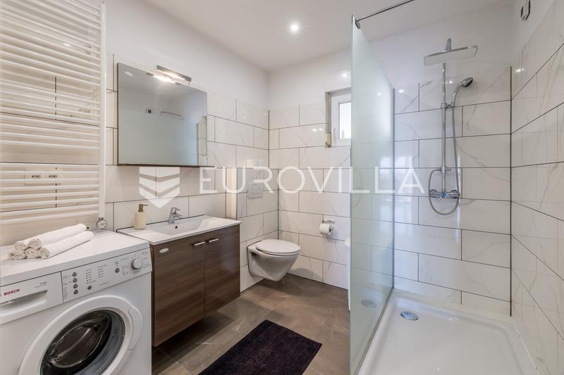 Kaštel Stari, attractive house with a swimming pool in a quiet location - 4