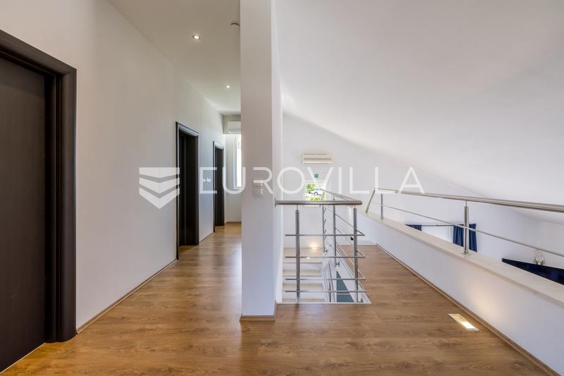 Kaštel Stari, attractive house with a swimming pool in a quiet location - 17