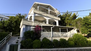 Karlobag, Cesarca, beautiful Villa with a pool by the sea 240 m²