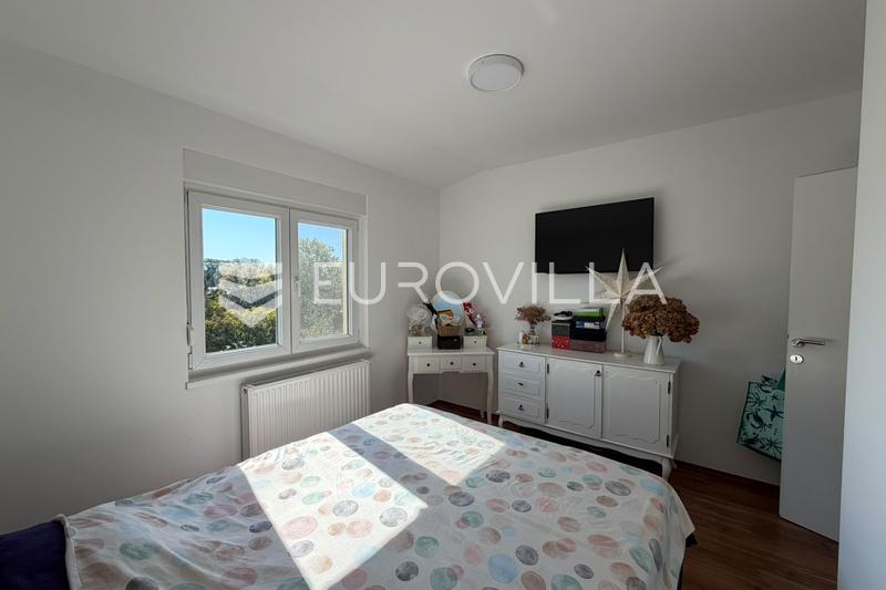 Đakovo, Keskusta - Täysin remontoitu kaksitasoinen kolmion asunto, 73 m² - 18