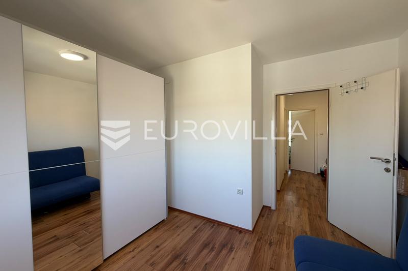 Đakovo, Keskusta - Täysin remontoitu kaksitasoinen kolmion asunto, 73 m² - 15