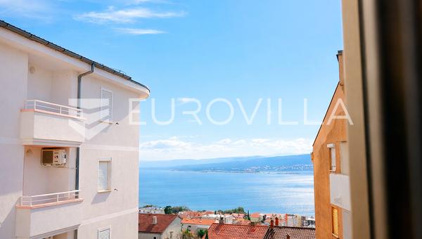 Crikvenica, opremljeno stanovanje v izmeri 41,95 m² s pogledom na morje
