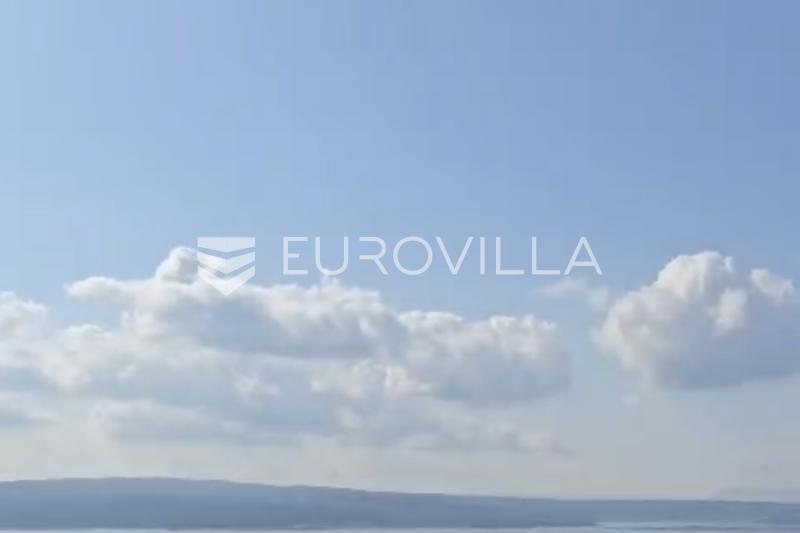 Crikvenica, dvosobni apartman s lođom i pogledom na more