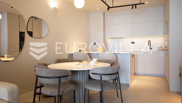 Split, Bel Etage 2, predivno uređen dvosoban stan s dva garažna mjesta