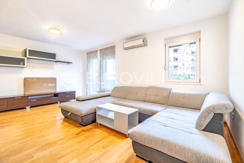 Zagreb, Vrbani III - spacious and fully furnished 2-bedroom apartment, 83 m²