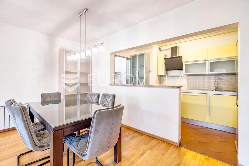 Zagreb, Vrbani III - spacious and fully furnished 2-bedroom apartment, 83 m²