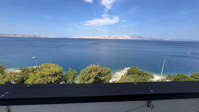 Senj, trosoban stan 51,36 m² na vrhunskoj lokaciji, prvi red do mora