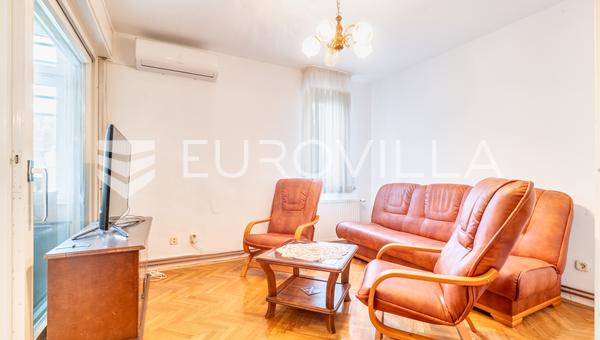 Zagreb, Pantovcak, apartamento de dois quartos com 48 m2 + VPM (vaga de estacionamento)