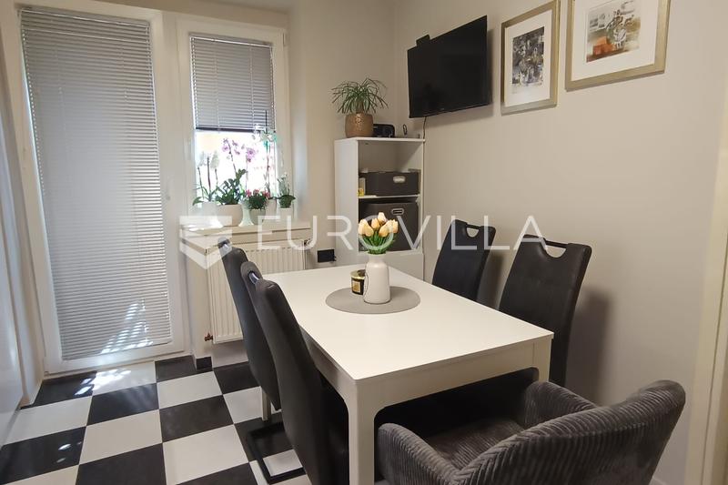 Varaždin, Centre-ville, appartement de trois pièces, 52,95 m² - 2