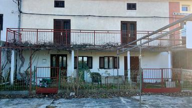 Istria, Novigrad surroundings, terraced house for renovation in a quiet location