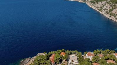 Hvar, Sveta Nedjelja, Građevinsko zemljište prvi red do mora s dozvolom