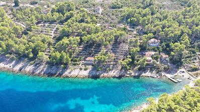 Korčula, Vela Luka, građevinsko zemljište 3.red uz more