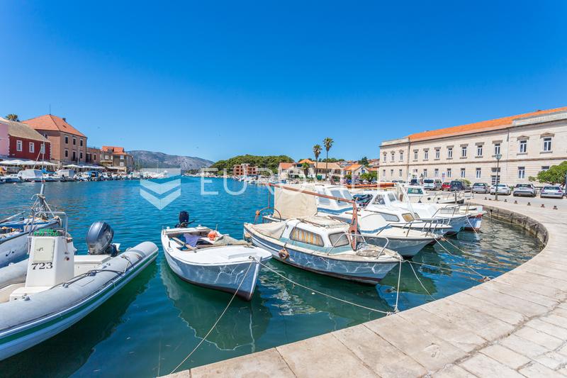 Hvar, Stari Grad, stavební pozemek s vydaným stavebním povolením - 1