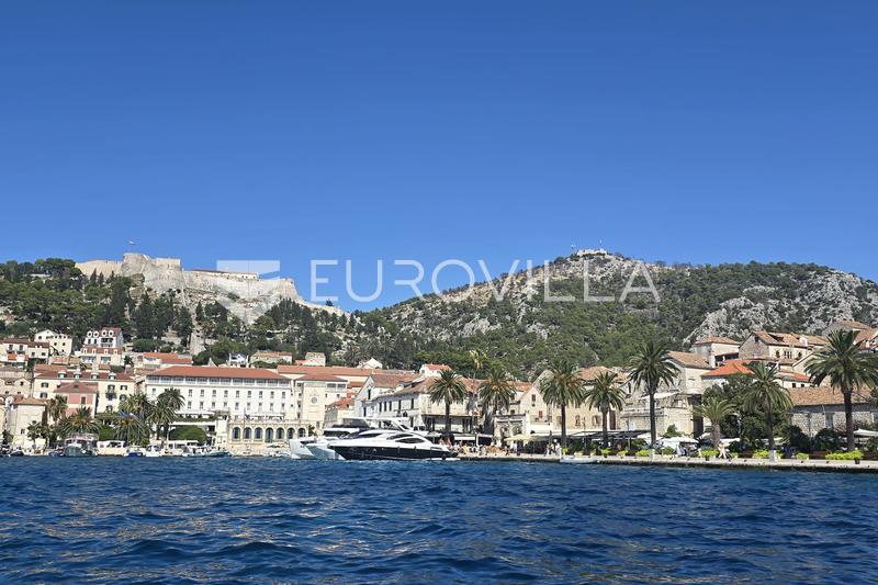 Hvar, Hvar, zazidljivo zemljišče z gradbenim dovoljenjem - 3
