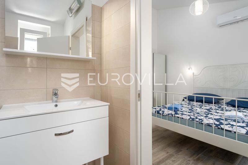 Isztria, Krnica, ház medencével és parkosított kerttel - 28